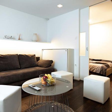 Elegant 1-Bedroom Apartment Near Hill Forest 류블랴나 외부 사진